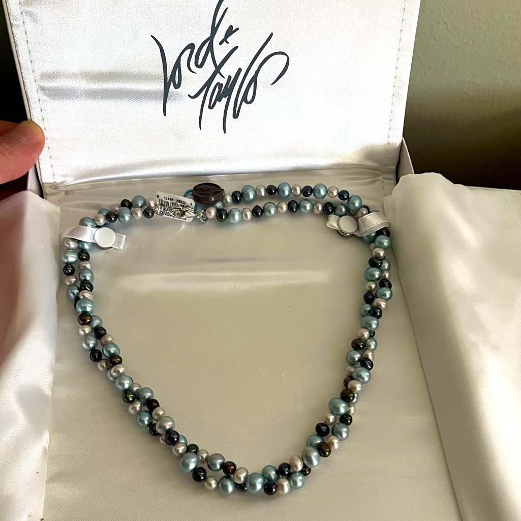 Gorgeous Blue Pearl Necklace New In Box 30$